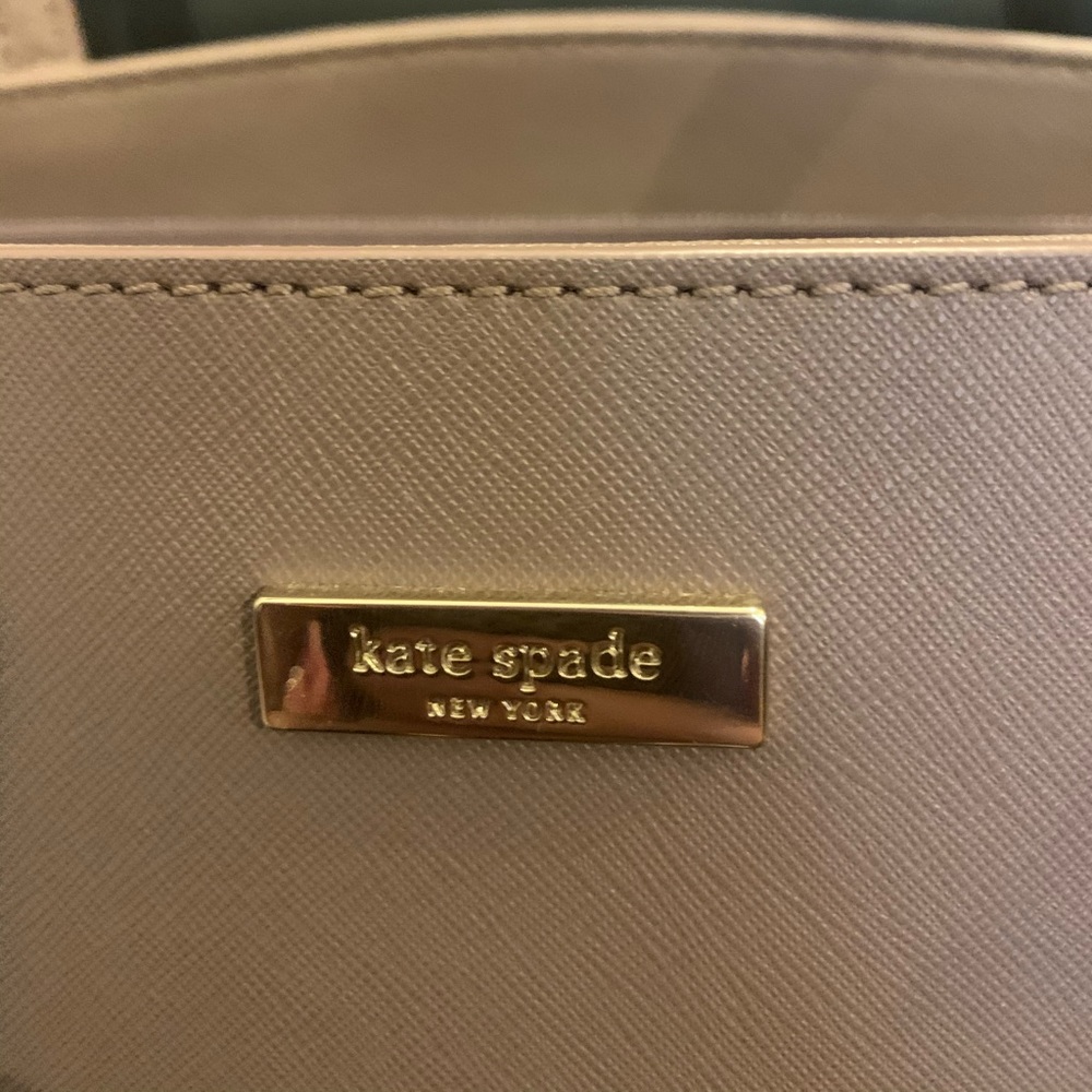 Kate Spade Tote - Picture 3 of 9